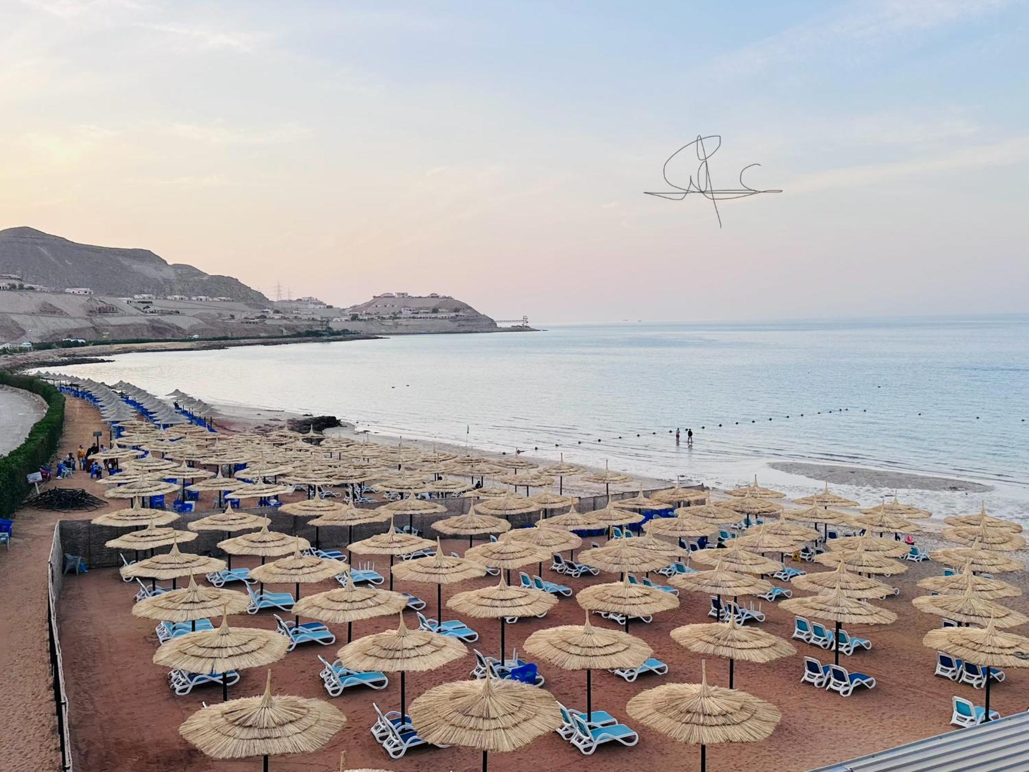 Chalet In Porto Sokhna Beach Resort Айн Сохна Екстериор снимка